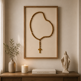 Quadro decorativo terço de madeira com moldura