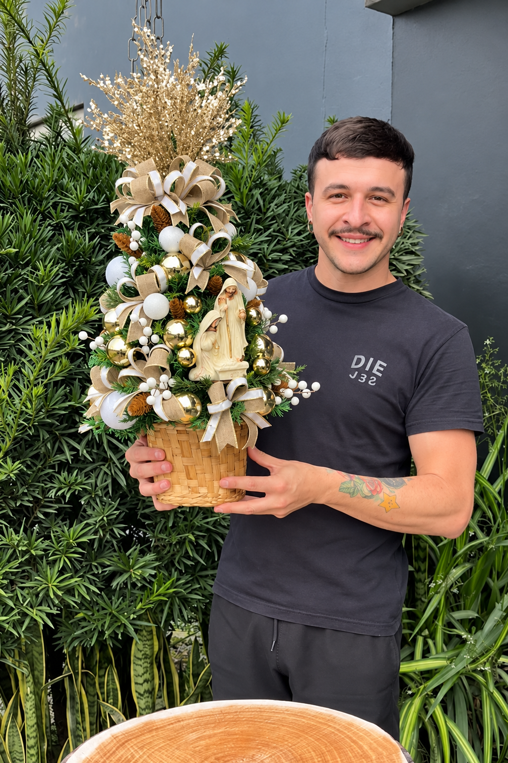 Mini Árvore Sagrada Família Dourada - 70cm e 110cm