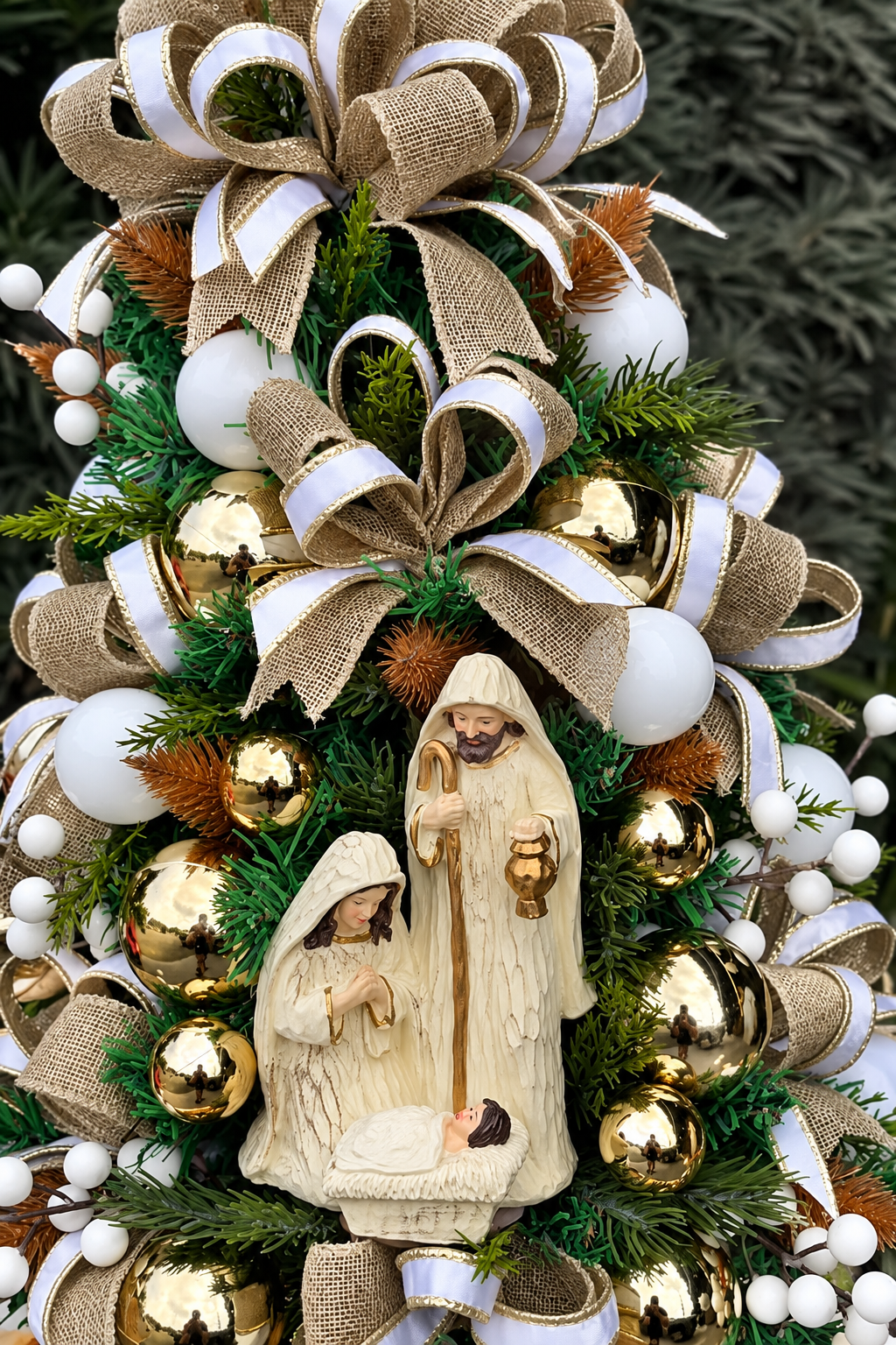 Mini Árvore Sagrada Família Dourada - 70cm e 110cm