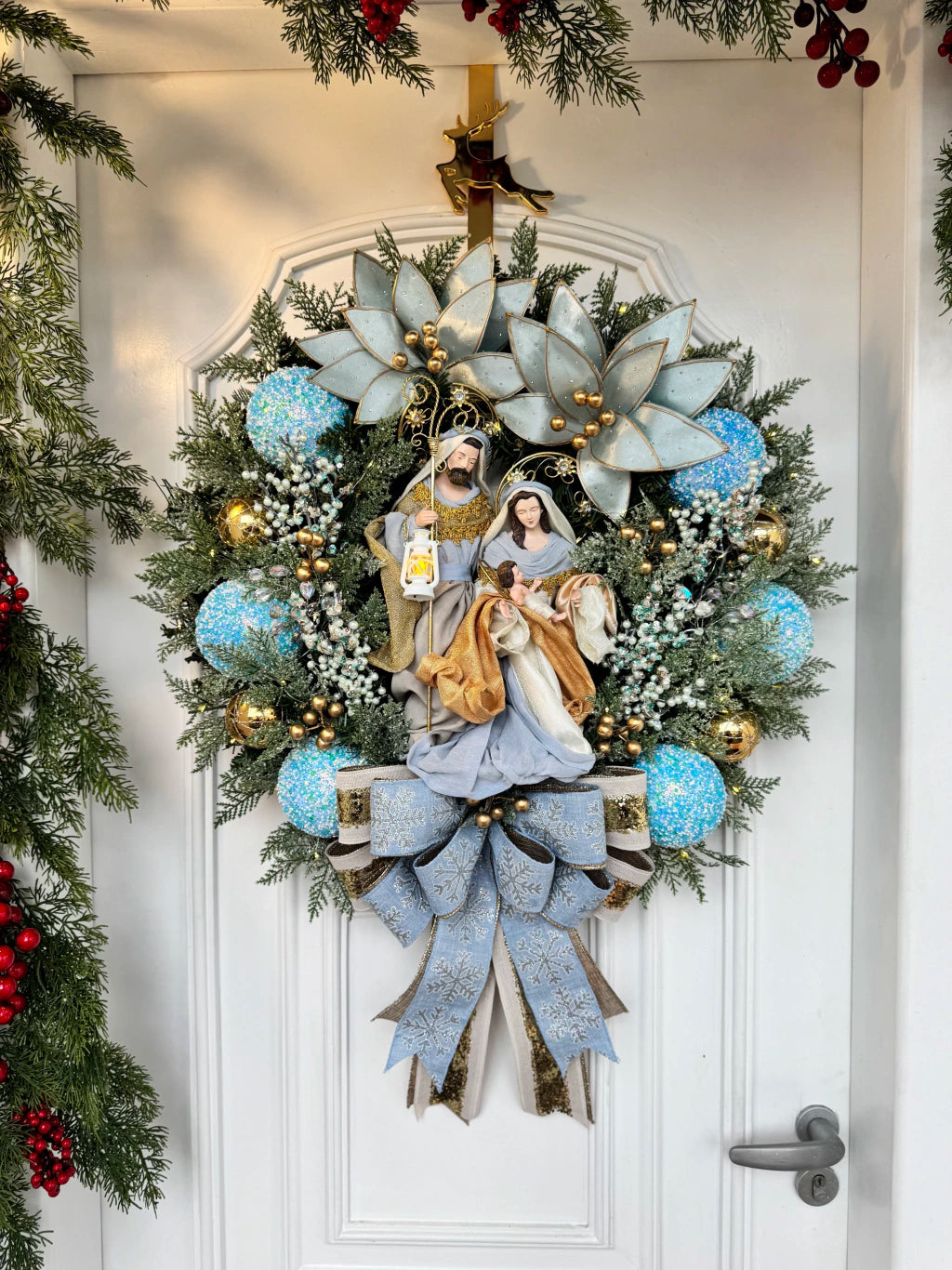 Guirlanda De Natal Sagrada Família C/ Led 65cm Azul celeste/ dourado