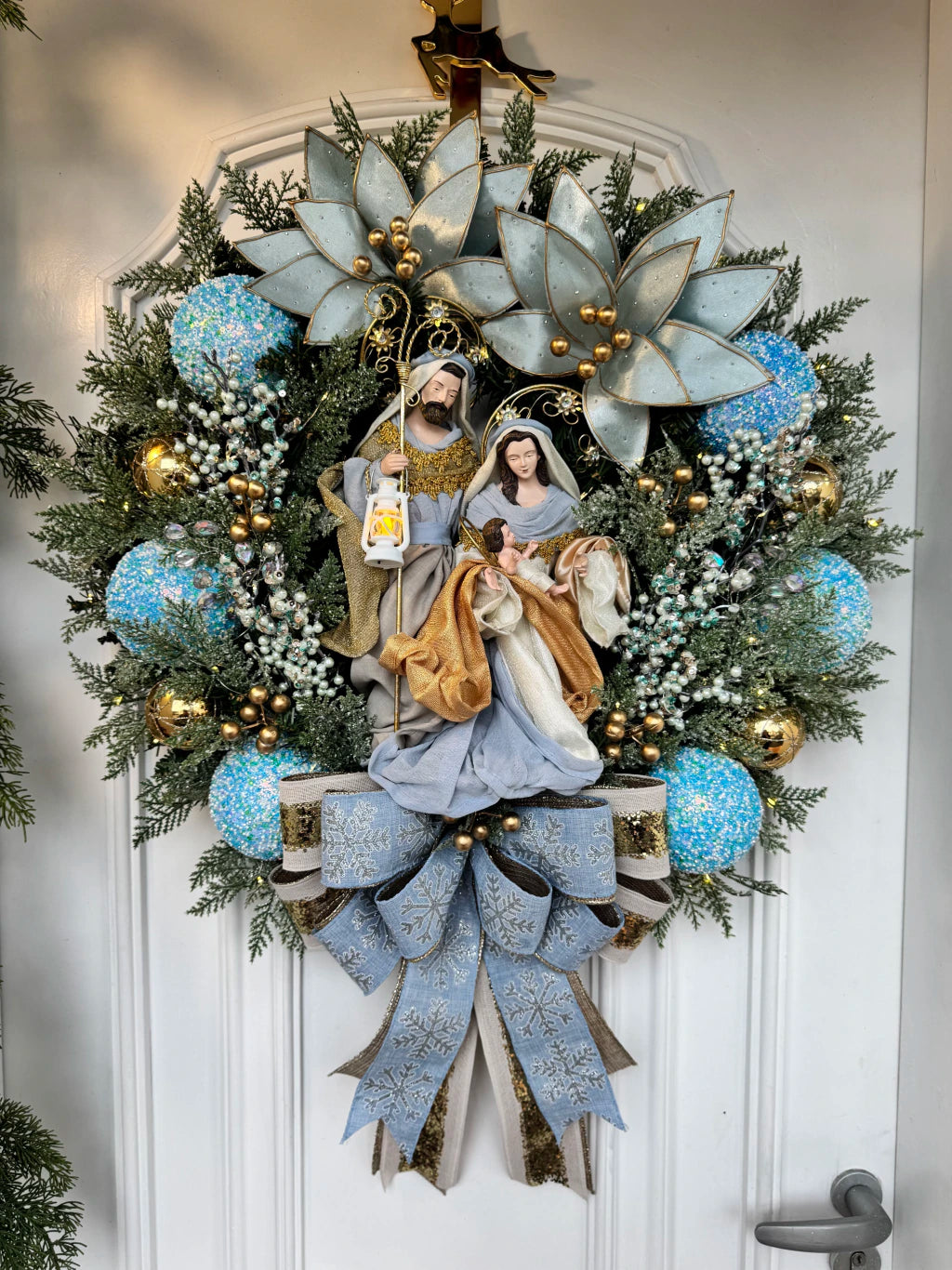Guirlanda De Natal Sagrada Família C/ Led 65cm Azul celeste/ dourado